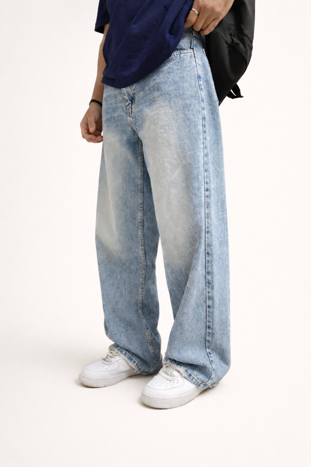 Trioverse baggy denim on model